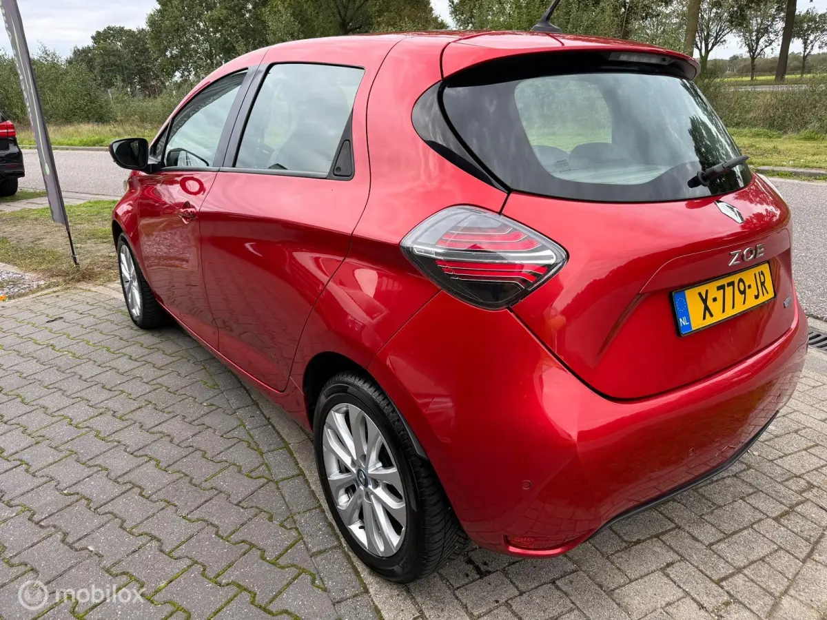 R135 Intens 52 kWh accu huur