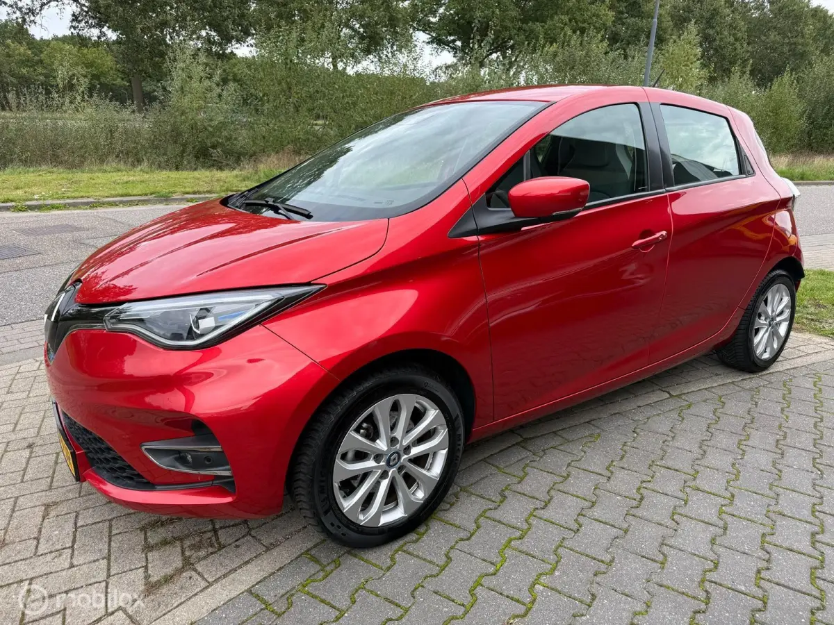 R135 Intens 52 kWh accu huur