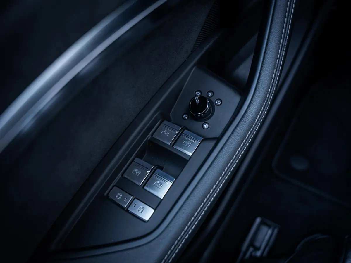 55 quattro S edition 95 kWh 3x S-Line l Pano l HUD l B&O l Luchtv.