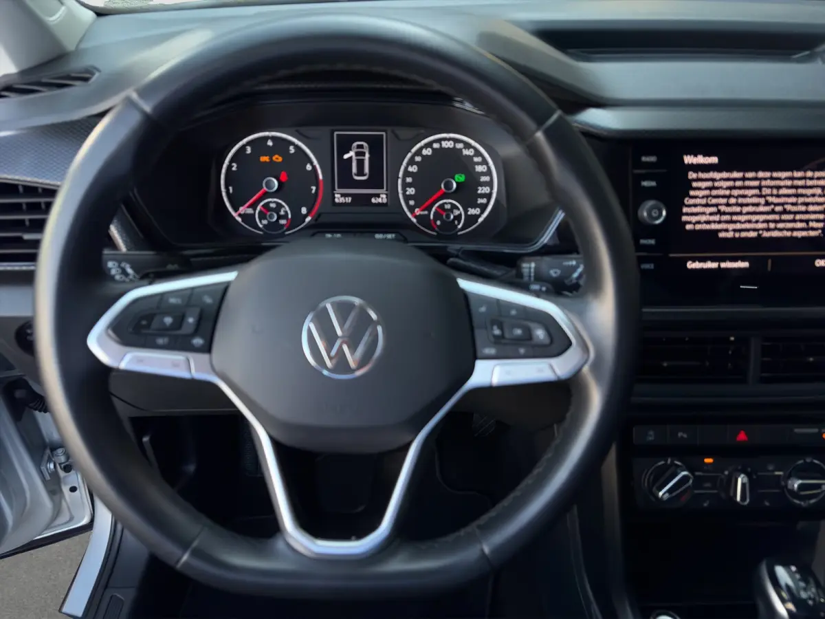 1.0 TSI Life Automaat | Camera | Adaptive Cruise | Velgen | Carplay | Trekhaak | Stoelverwarming | Dakrails | Metallic lak | DAB | Parkeersensoren