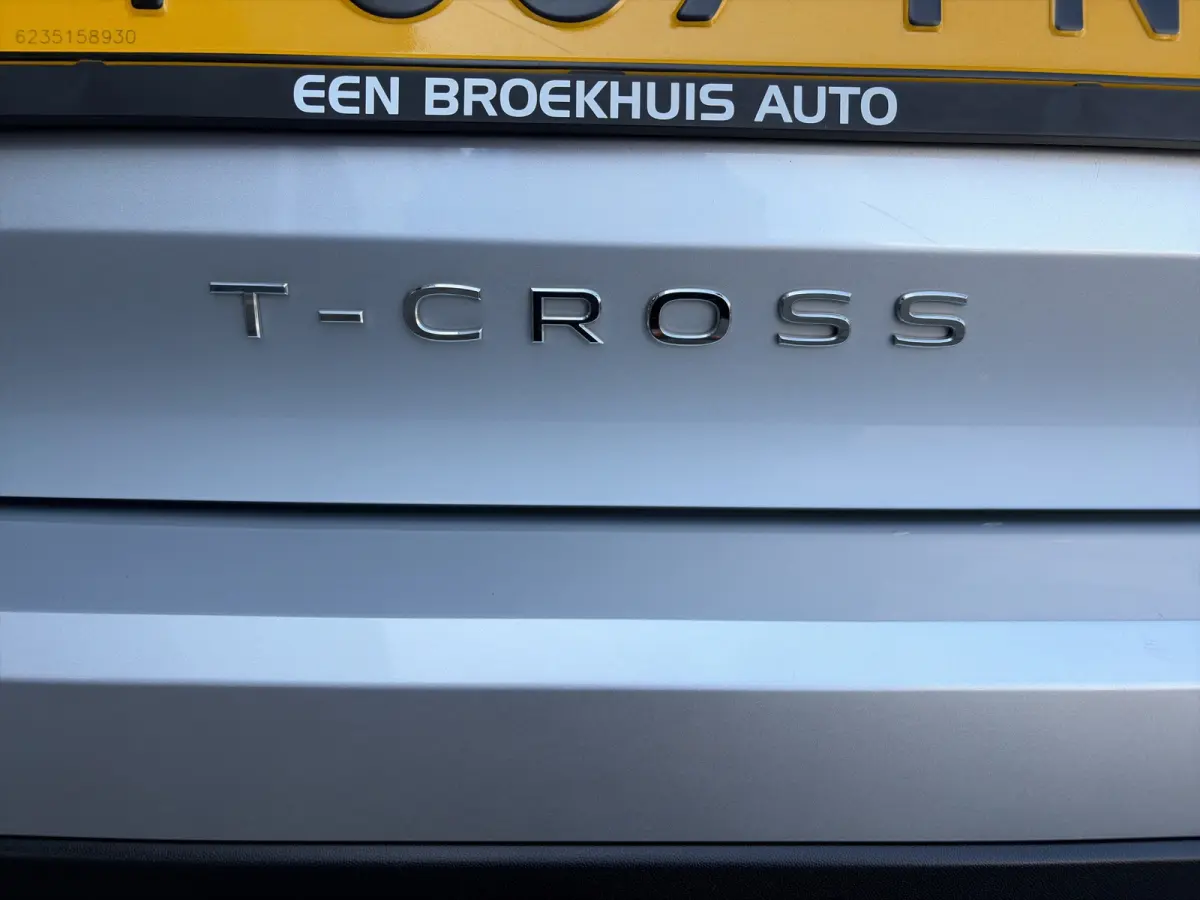 1.0 TSI Life Automaat | Camera | Adaptive Cruise | Velgen | Carplay | Trekhaak | Stoelverwarming | Dakrails | Metallic lak | DAB | Parkeersensoren