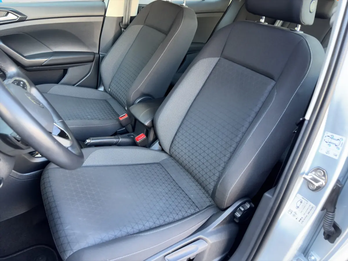 1.0 TSI Life Automaat | Camera | Adaptive Cruise | Velgen | Carplay | Trekhaak | Stoelverwarming | Dakrails | Metallic lak | DAB | Parkeersensoren