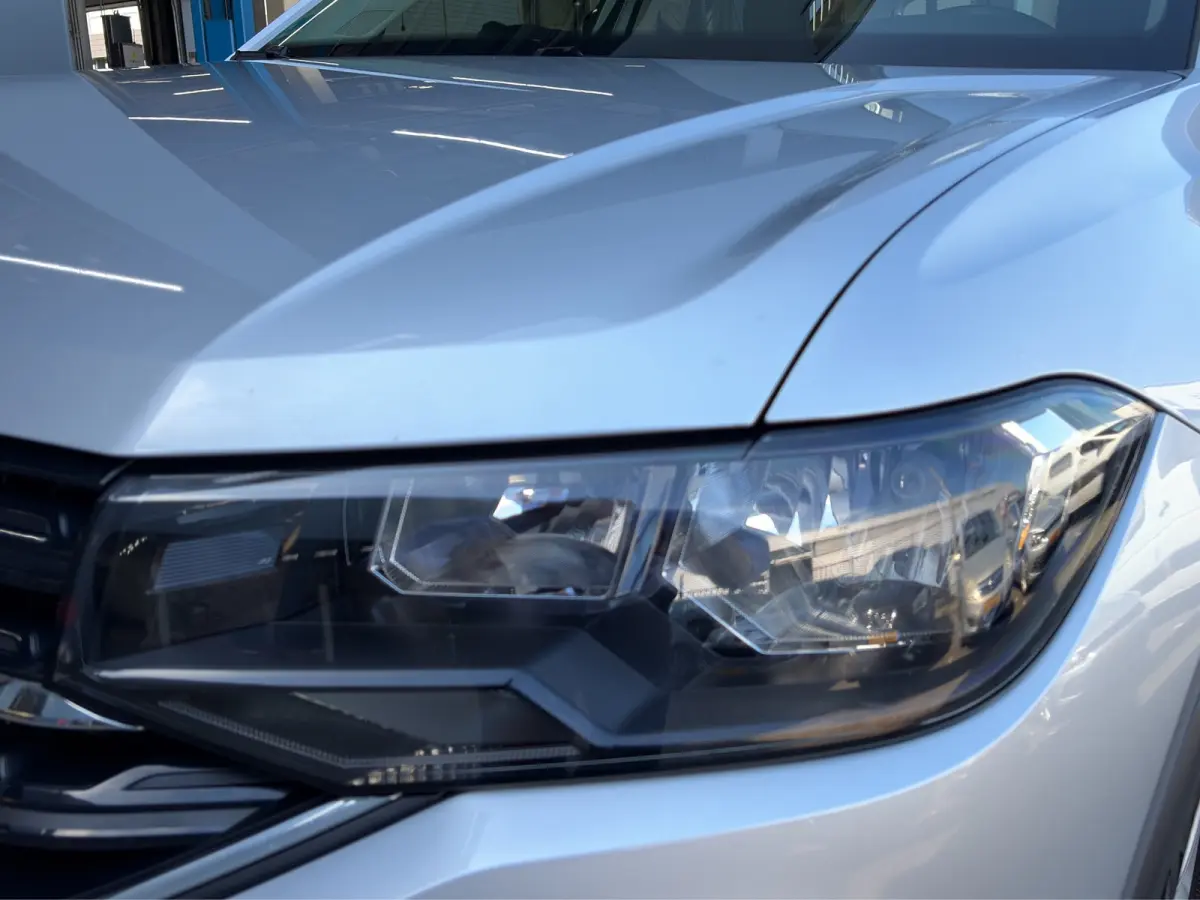 1.0 TSI Life Automaat | Camera | Adaptive Cruise | Velgen | Carplay | Trekhaak | Stoelverwarming | Dakrails | Metallic lak | DAB | Parkeersensoren