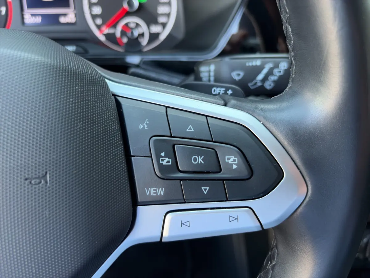 1.0 TSI Life Automaat | Camera | Adaptive Cruise | Velgen | Carplay | Trekhaak | Stoelverwarming | Dakrails | Metallic lak | DAB | Parkeersensoren