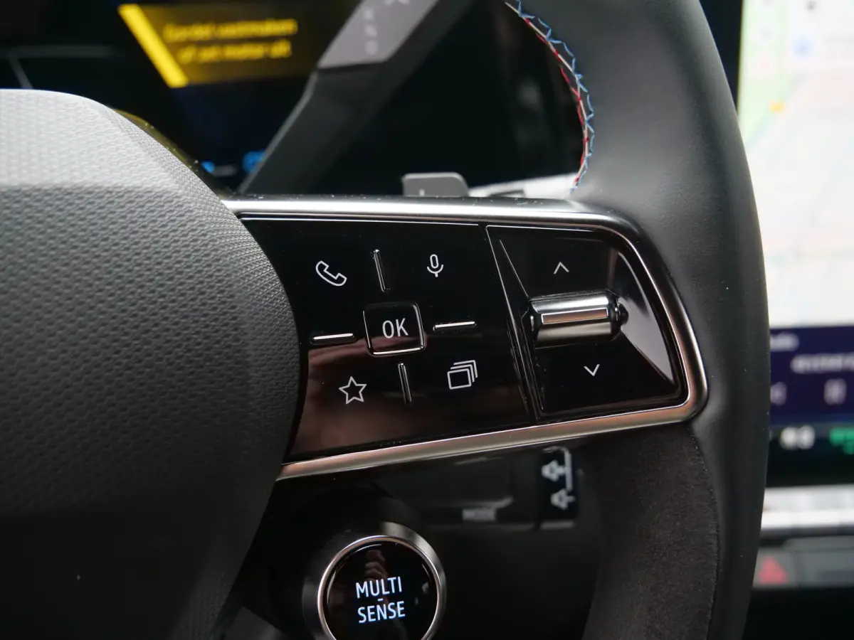 1.2 E-Tech full hybrid 200 Pk esprit Alpine Automaat Navi / DAB / Camera / Apple Carplay / 20 inch / Stoelverwarming