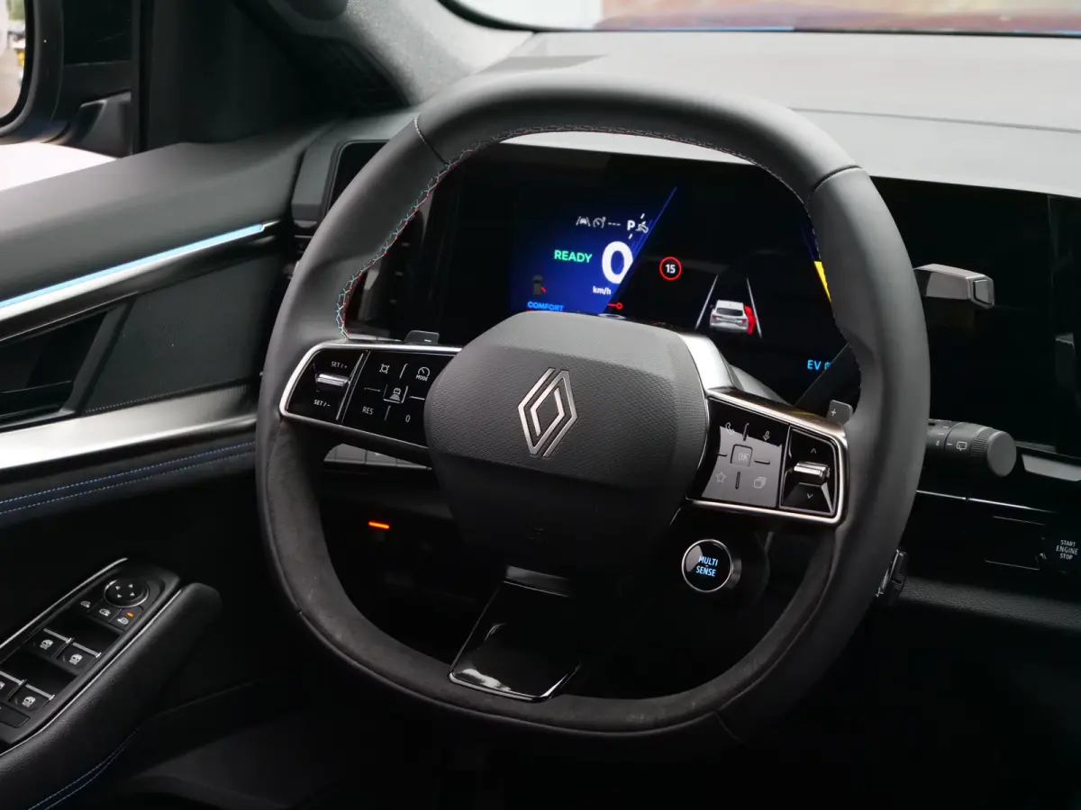 1.2 E-Tech full hybrid 200 Pk esprit Alpine Automaat Navi / DAB / Camera / Apple Carplay / 20 inch / Stoelverwarming