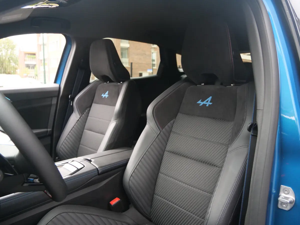 1.2 E-Tech full hybrid 200 Pk esprit Alpine Automaat Navi / DAB / Camera / Apple Carplay / 20 inch / Stoelverwarming