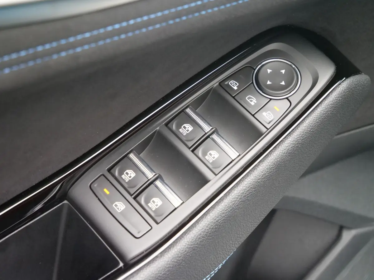1.2 E-Tech full hybrid 200 Pk esprit Alpine Automaat Navi / DAB / Camera / Apple Carplay / 20 inch / Stoelverwarming