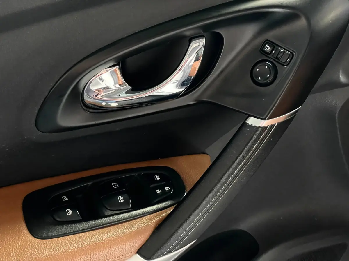 1.2 TCe Intens PANO NAVI LEER AIRCO