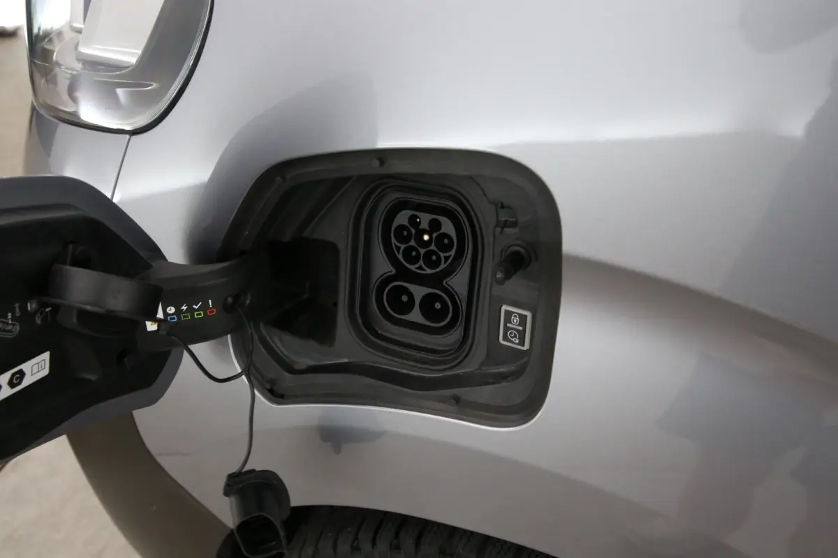 75 kWh L2H1 | Snelladen | SOH 93% | DC | 6 Zits | Airco | Cruise | Carplay | 3 Zits | Parkeersens.