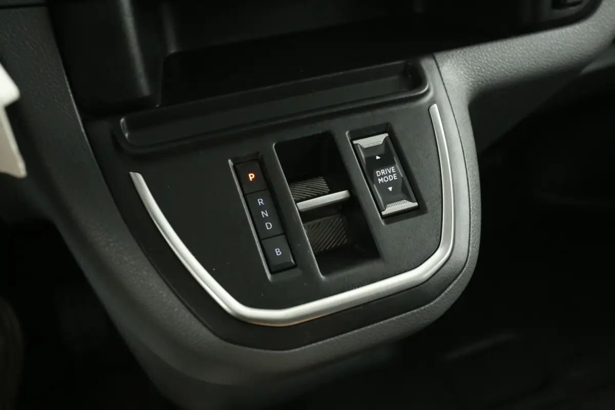 75 kWh L2H1 | Snelladen | SOH 93% | DC | 6 Zits | Airco | Cruise | Carplay | 3 Zits | Parkeersens.