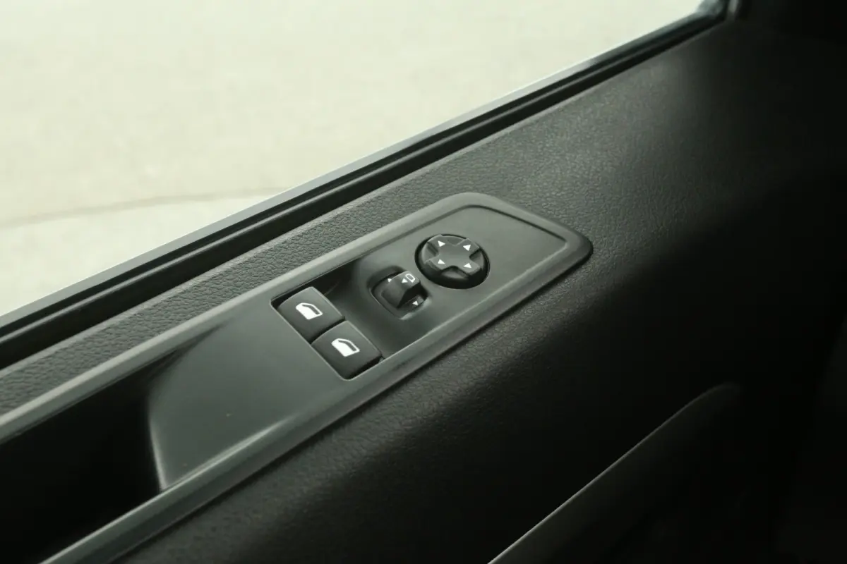 75 kWh L2H1 | Snelladen | SOH 93% | DC | 6 Zits | Airco | Cruise | Carplay | 3 Zits | Parkeersens.