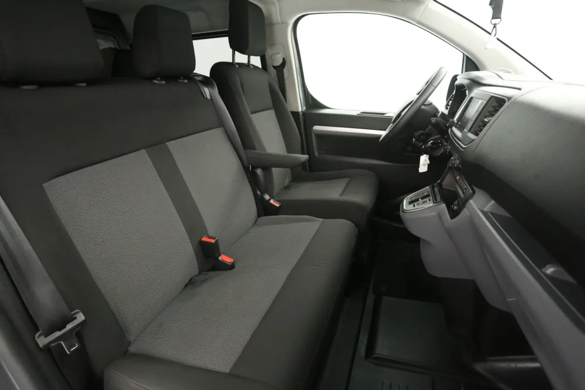 75 kWh L2H1 | Snelladen | SOH 93% | DC | 6 Zits | Airco | Cruise | Carplay | 3 Zits | Parkeersens.
