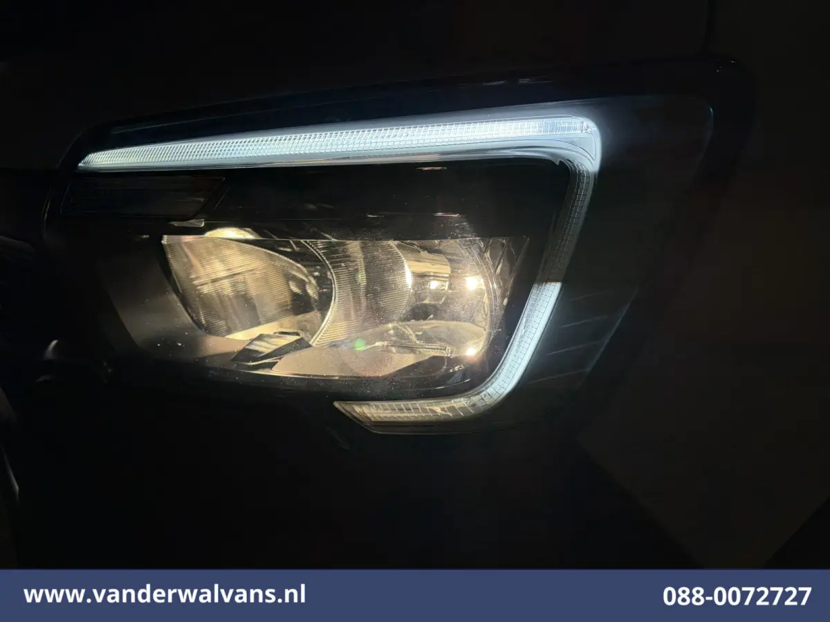 2.3 dCi 146pk Bakwagen 225cm Hoog Laadklep Euro6 Airco | Navigatie | LED | Cruisecontrol Bijrijdersbank