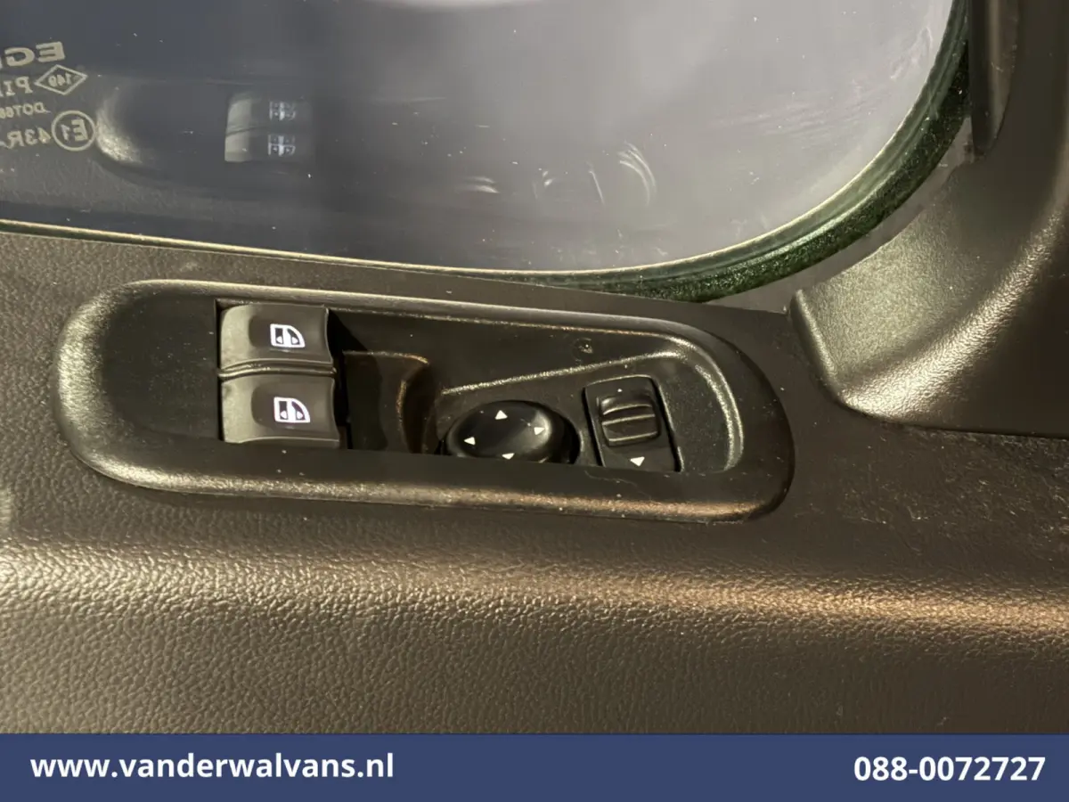 2.3 dCi 146pk Bakwagen 225cm Hoog Laadklep Euro6 Airco | Navigatie | LED | Cruisecontrol Bijrijdersbank