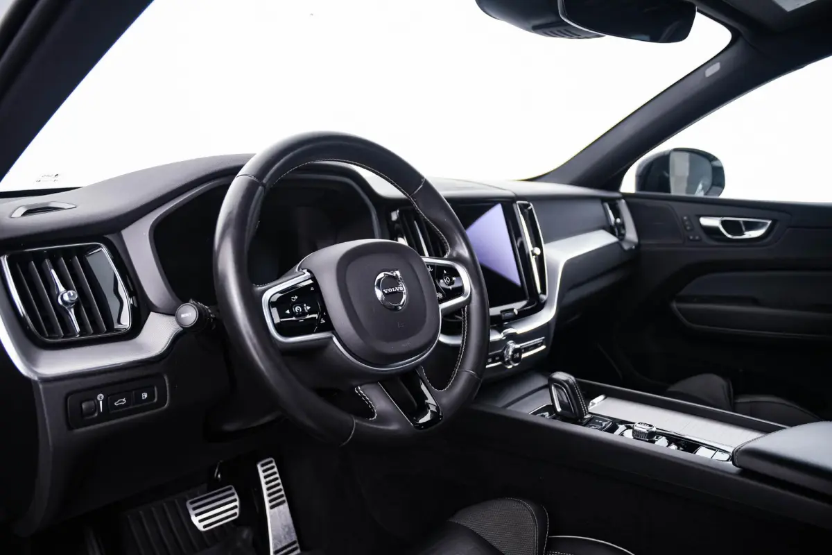 2.0 Recharge T6 AWD Inscription Trekhaak - Panoramadak - Cruise Control - Harman Kardon - Getinte Ruiten - Achteruitrijcamera - Licht-pakket - Elektrisch verstelbare/verwarmde stoelen -