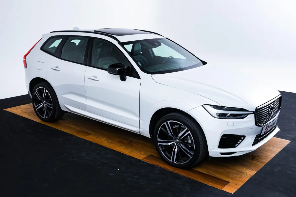 2.0 Recharge T6 AWD Inscription Trekhaak - Panoramadak - Cruise Control - Harman Kardon - Getinte Ruiten - Achteruitrijcamera - Licht-pakket - Elektrisch verstelbare/verwarmde stoelen -