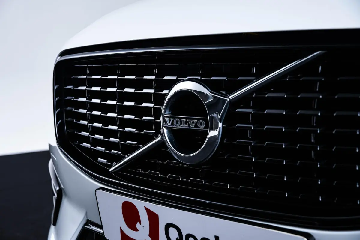 2.0 Recharge T6 AWD Inscription Trekhaak - Panoramadak - Cruise Control - Harman Kardon - Getinte Ruiten - Achteruitrijcamera - Licht-pakket - Elektrisch verstelbare/verwarmde stoelen -