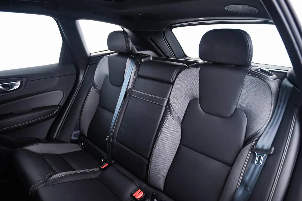 2.0 Recharge T6 AWD Inscription Trekhaak - Panoramadak - Cruise Control - Harman Kardon - Getinte Ruiten - Achteruitrijcamera - Licht-pakket - Elektrisch verstelbare/verwarmde stoelen -