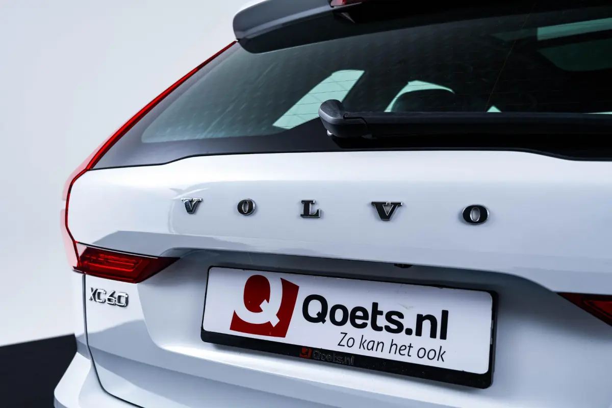 2.0 Recharge T6 AWD Inscription Trekhaak - Panoramadak - Cruise Control - Harman Kardon - Getinte Ruiten - Achteruitrijcamera - Licht-pakket - Elektrisch verstelbare/verwarmde stoelen -
