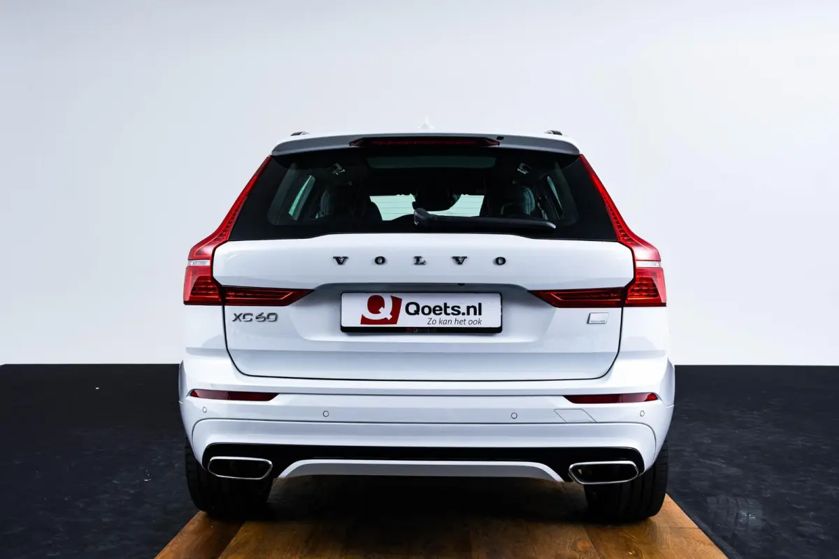 2.0 Recharge T6 AWD Inscription Trekhaak - Panoramadak - Cruise Control - Harman Kardon - Getinte Ruiten - Achteruitrijcamera - Licht-pakket - Elektrisch verstelbare/verwarmde stoelen -