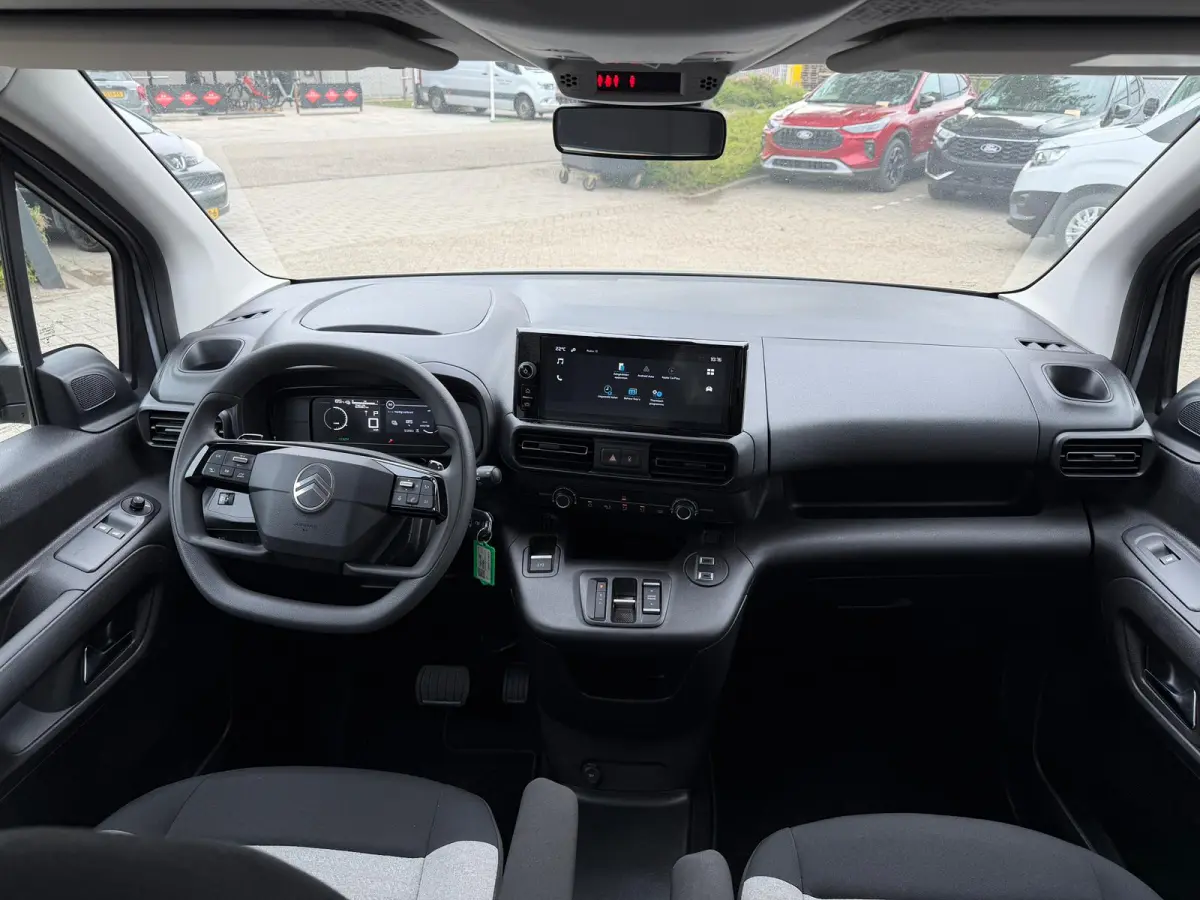 Plus M L1 50 kWh 1 fase lader Apple CarPlay/ Android Auto 10 inch HD kleurentouchscreen Airco