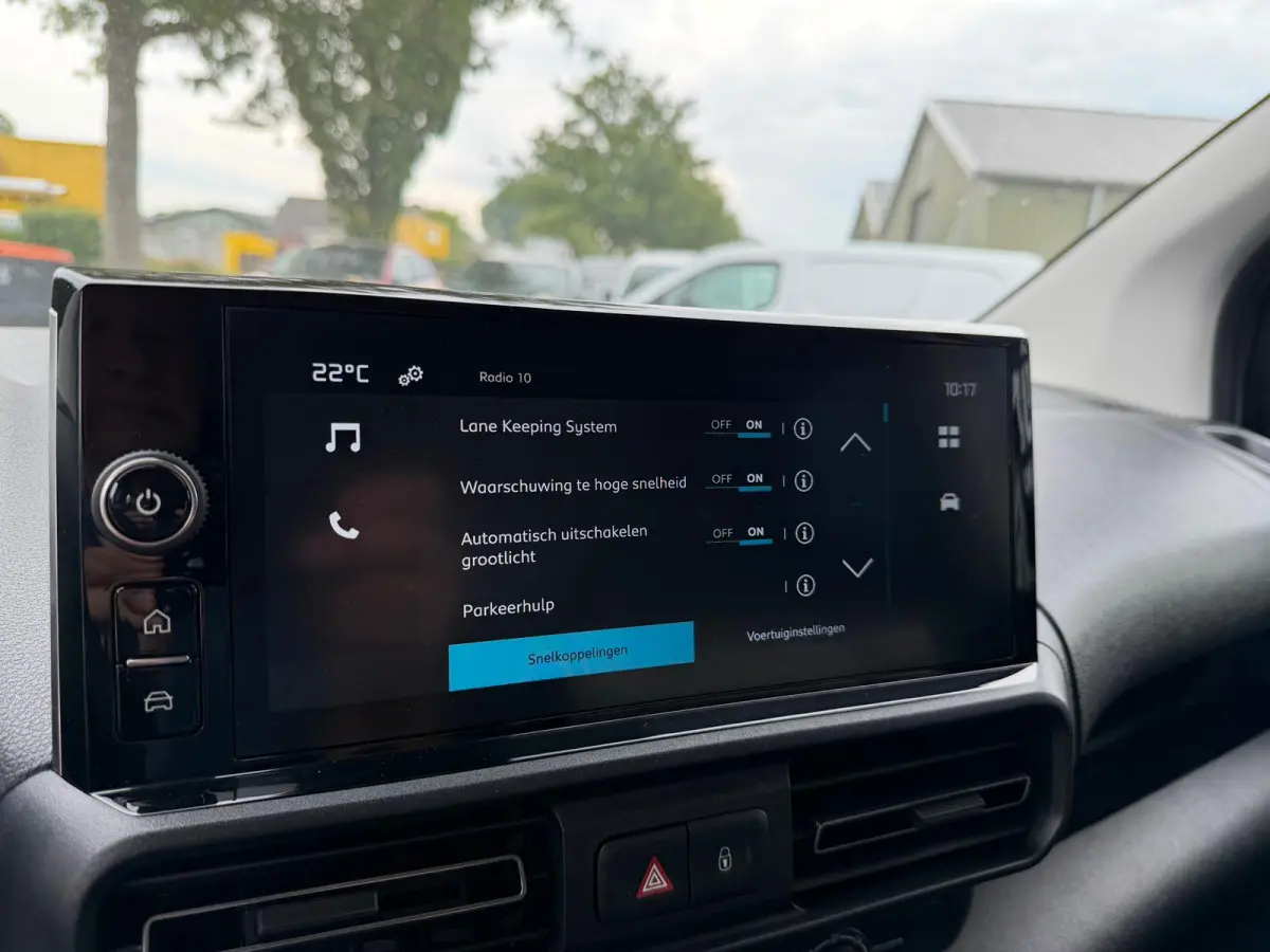 Plus M L1 50 kWh 1 fase lader Apple CarPlay/ Android Auto 10 inch HD kleurentouchscreen Airco