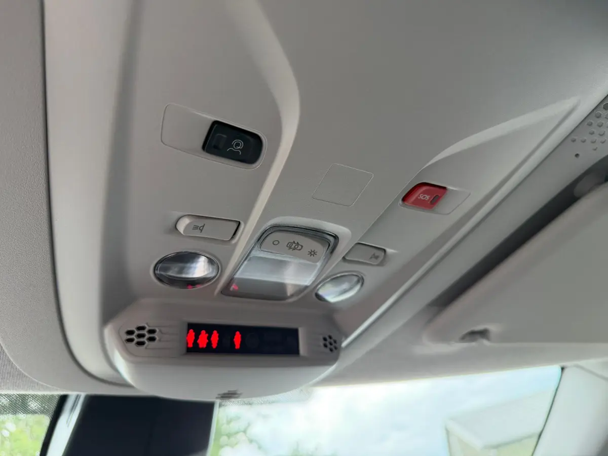 Plus M L1 50 kWh 1 fase lader Apple CarPlay/ Android Auto 10 inch HD kleurentouchscreen Airco
