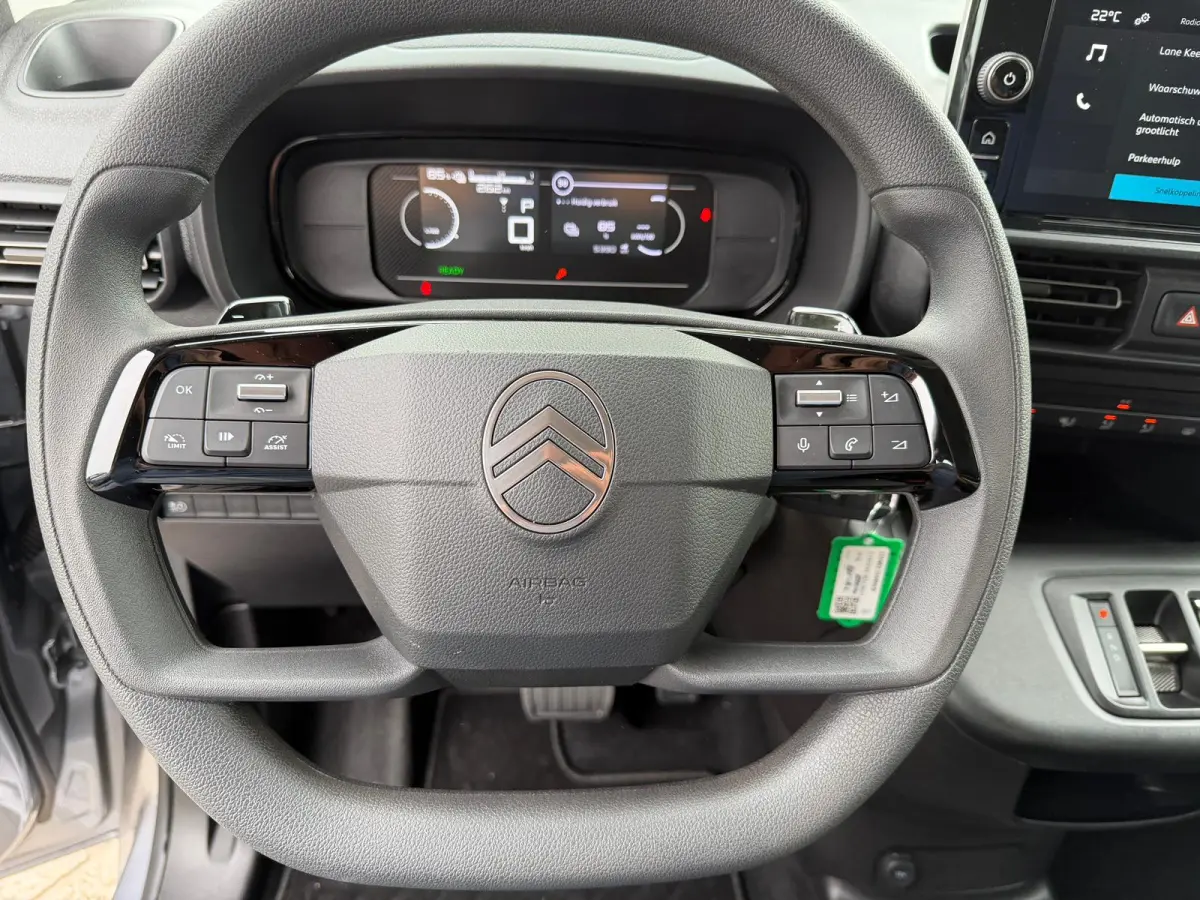 Plus M L1 50 kWh 1 fase lader Apple CarPlay/ Android Auto 10 inch HD kleurentouchscreen Airco