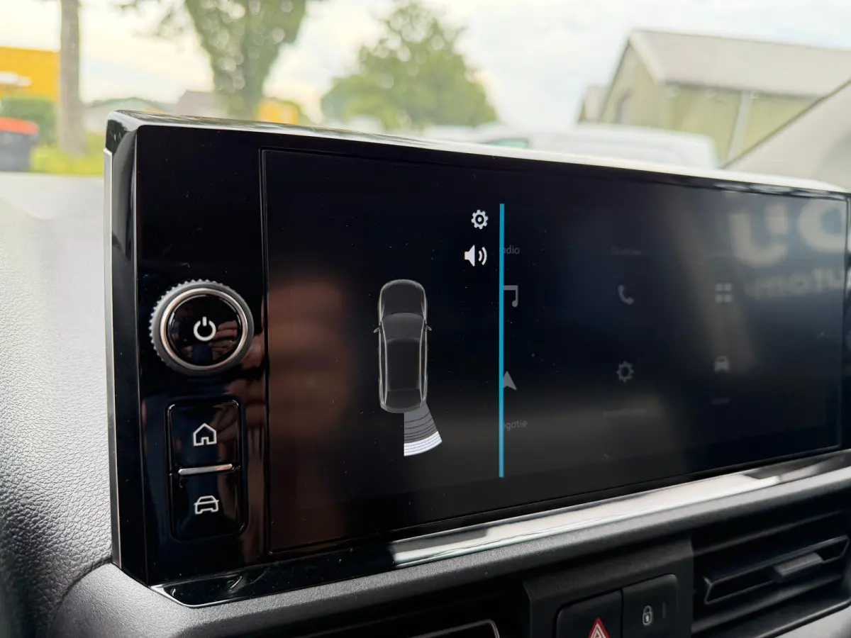 Plus M L1 50 kWh 1 fase lader Apple CarPlay/ Android Auto 10 inch HD kleurentouchscreen Airco