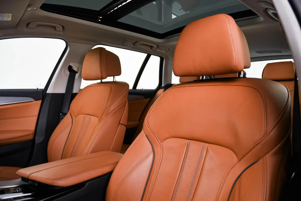 530e High Executive Luxury Line - Panoramadak - Comforstoelen - Ambiance verlichting - Parking Assistant - BMW Live Cockpit Professional - Elektrisch verwarmde voorstoelen -
