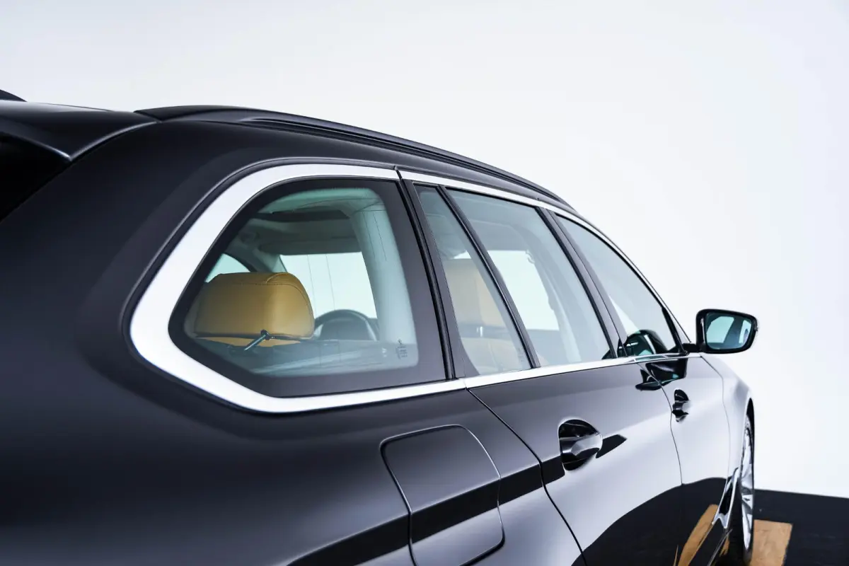530e High Executive Luxury Line - Panoramadak - Comforstoelen - Ambiance verlichting - Parking Assistant - BMW Live Cockpit Professional - Elektrisch verwarmde voorstoelen -