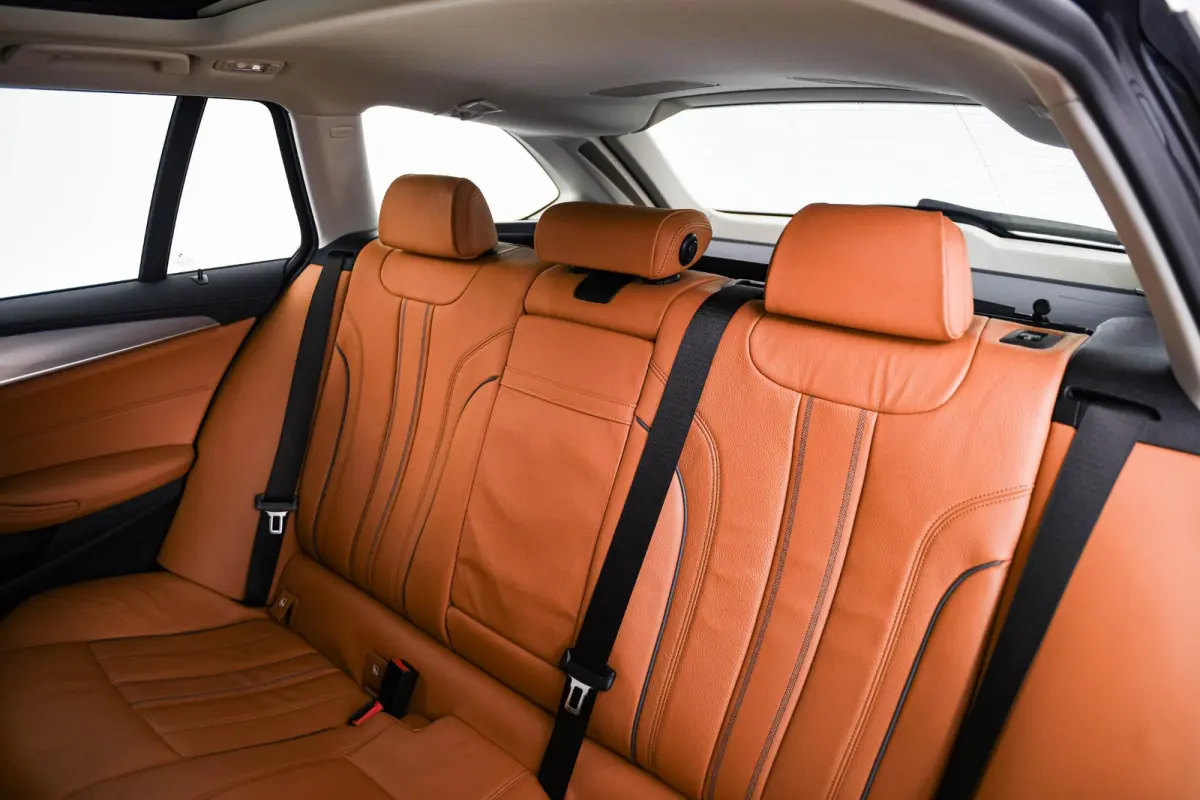 530e High Executive Luxury Line - Panoramadak - Comforstoelen - Ambiance verlichting - Parking Assistant - BMW Live Cockpit Professional - Elektrisch verwarmde voorstoelen -