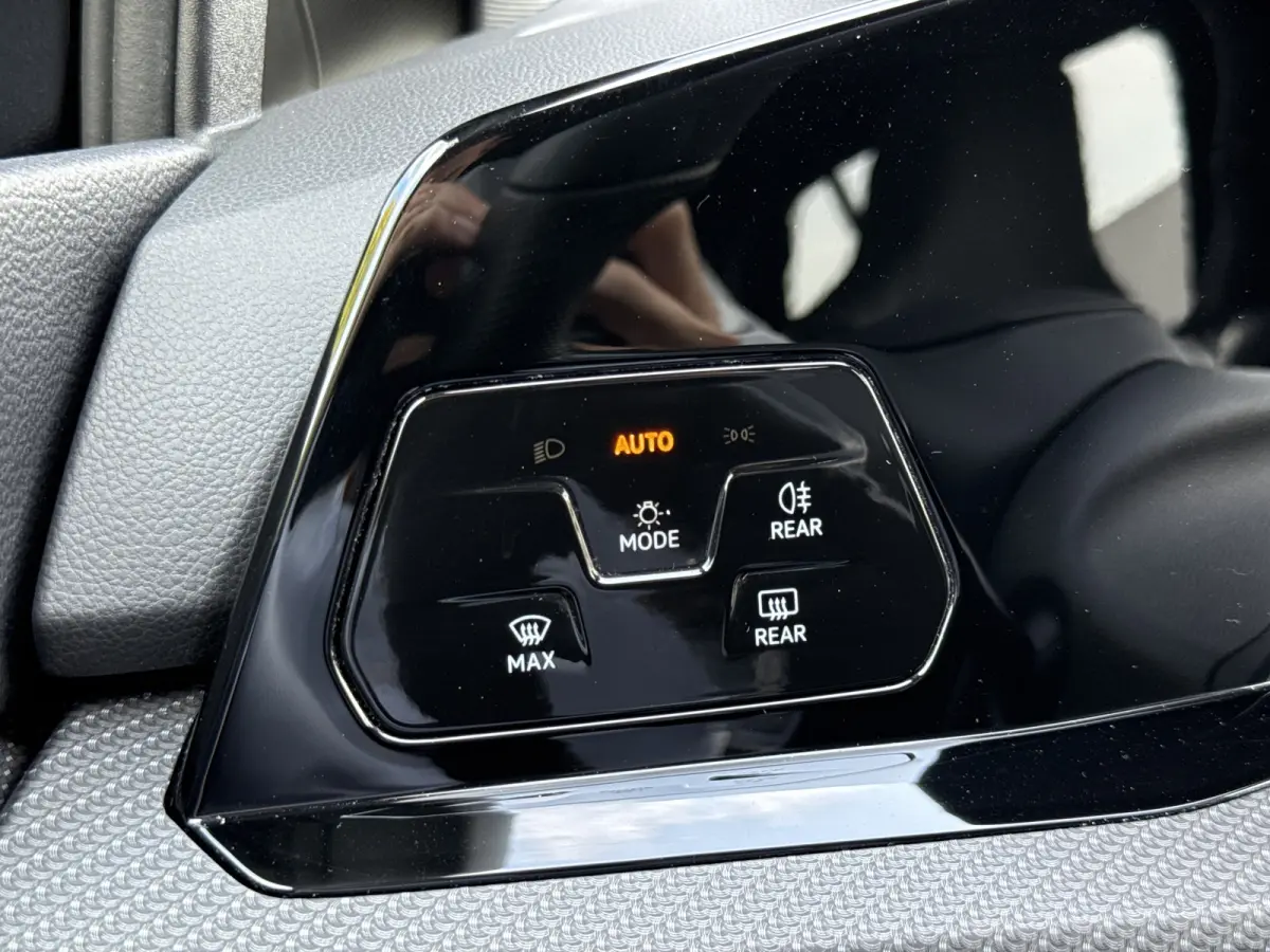 1.5 TSI R-Line | NL-auto | 1e Eig | BTW | LED | ACC | Camera | PDC | Sfeerverl.
