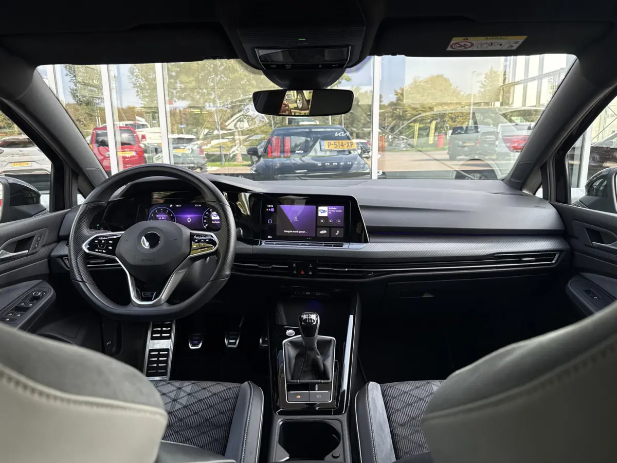 1.5 TSI R-Line | NL-auto | 1e Eig | BTW | LED | ACC | Camera | PDC | Sfeerverl.