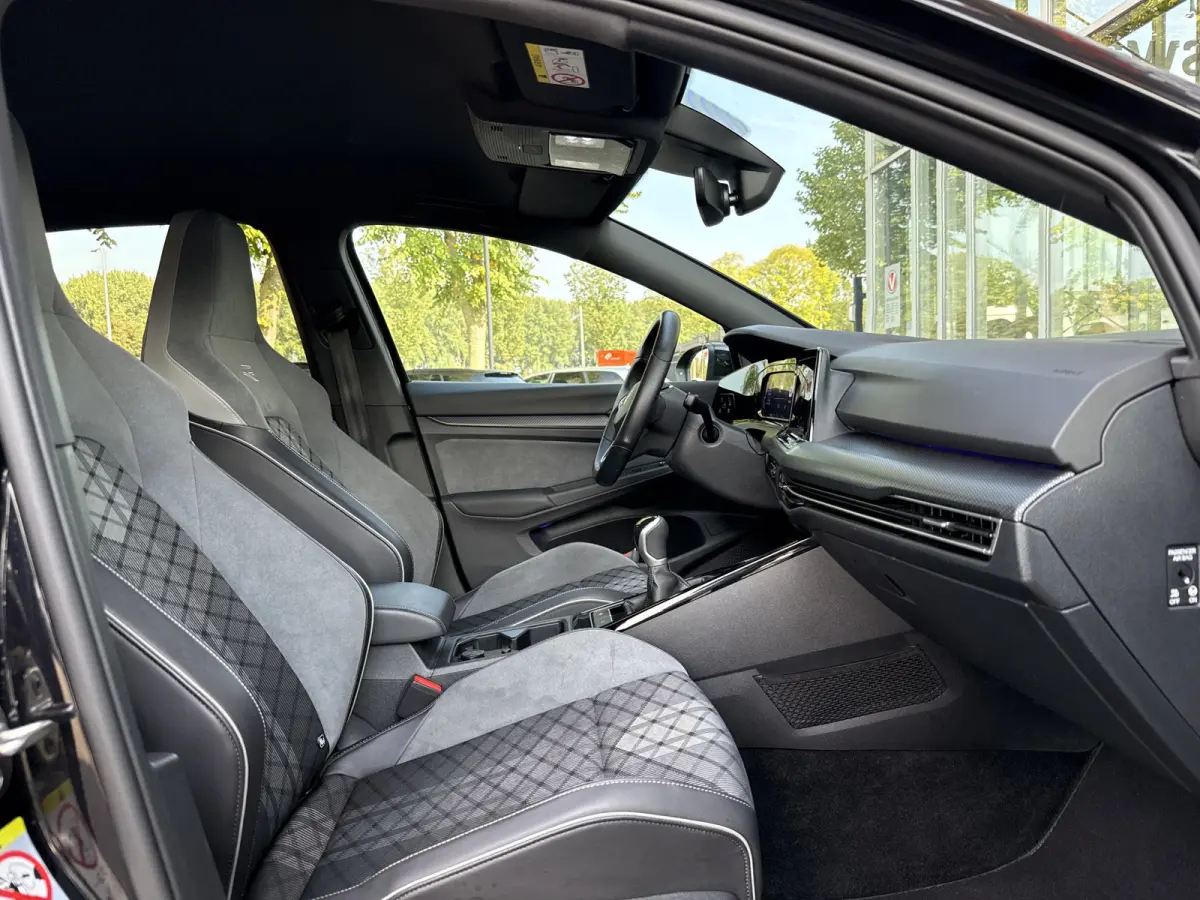 1.5 TSI R-Line | NL-auto | 1e Eig | BTW | LED | ACC | Camera | PDC | Sfeerverl.