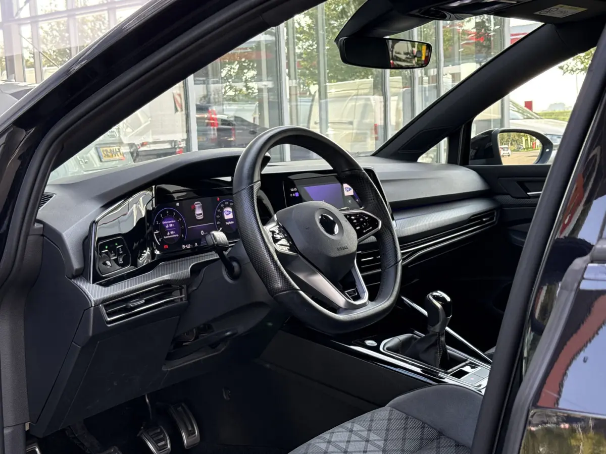 1.5 TSI R-Line | NL-auto | 1e Eig | BTW | LED | ACC | Camera | PDC | Sfeerverl.
