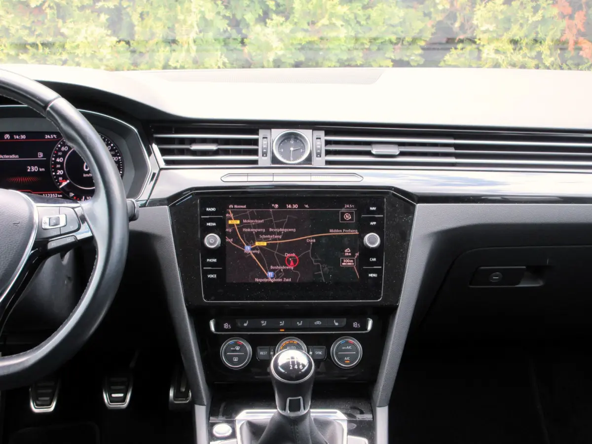 1.5 TSI Elegance * Navi * Trekhaak *