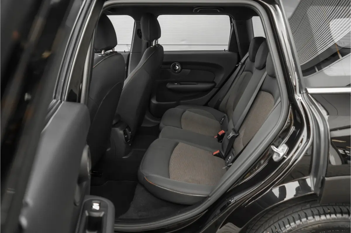 1.5 Cooper Salt Business Automaat CarPlay Trekhaak