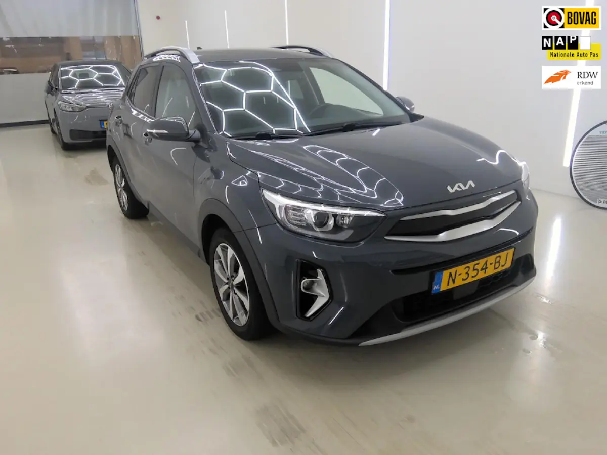 1.0 T-GDi MHEV DynamicPlusLine+Led+Ecc+Navigatie+Camera+cruise+Privacy-Glass = TOP ONDERHOUDEN !!