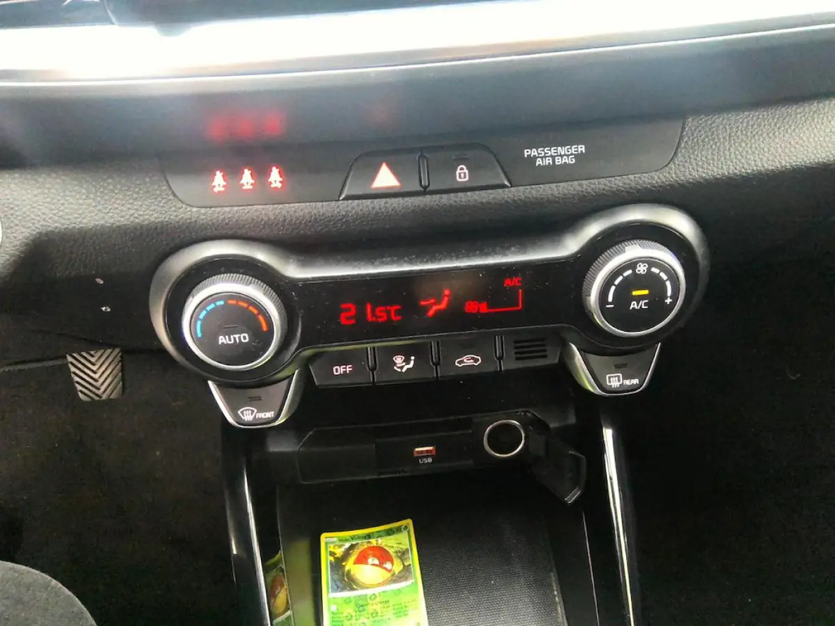 1.0 T-GDi MHEV DynamicPlusLine+Led+Ecc+Navigatie+Camera+cruise+Privacy-Glass = TOP ONDERHOUDEN !!