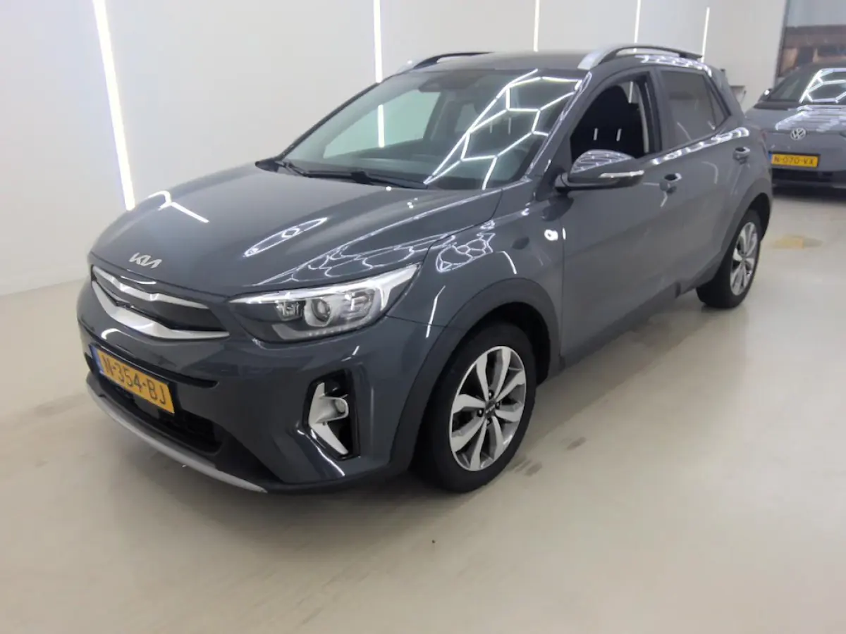 1.0 T-GDi MHEV DynamicPlusLine+Led+Ecc+Navigatie+Camera+cruise+Privacy-Glass = TOP ONDERHOUDEN !!