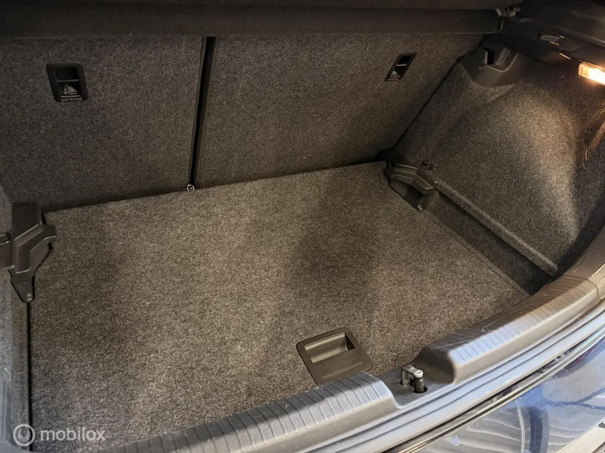 1.0 TSI R-Line DSG 1eEIG NAP PANO ACC CARPLA