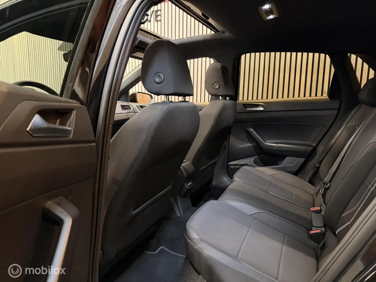 1.0 TSI R-Line DSG 1eEIG NAP PANO ACC CARPLA
