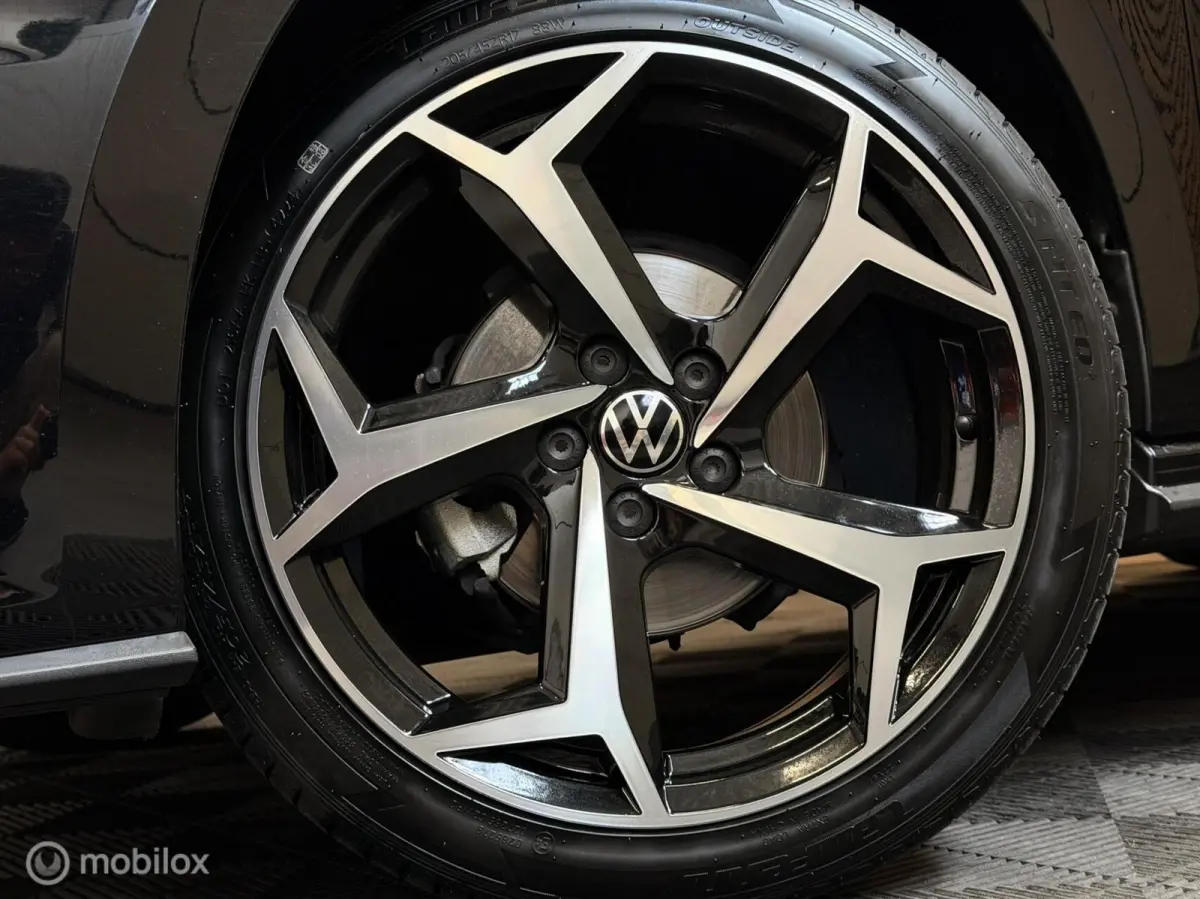 1.0 TSI R-Line DSG 1eEIG NAP PANO ACC CARPLA