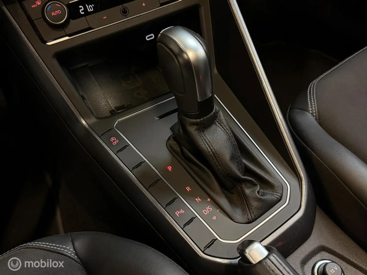 1.0 TSI R-Line DSG 1eEIG NAP PANO ACC CARPLA