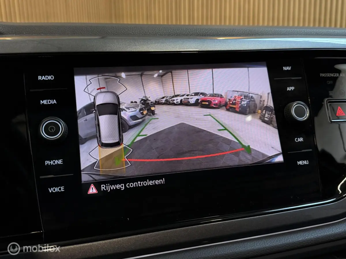 1.0 TSI R-Line DSG 1eEIG NAP PANO ACC CARPLA