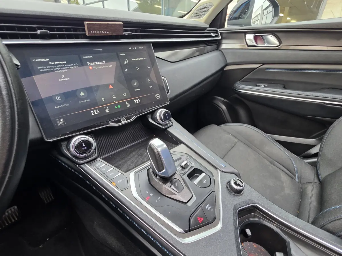 1.5 Plug-in Hybrid – Automaat – Panoramadak – Adaptive cruise – Navigatie