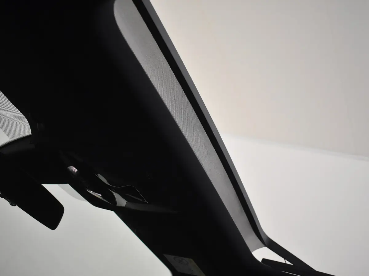 118i M-Sport Automaat l Suede Sportstoelen l LED Verlichting l Panoramadak l Navigatie l Parkeersensoren l Digital Dash l