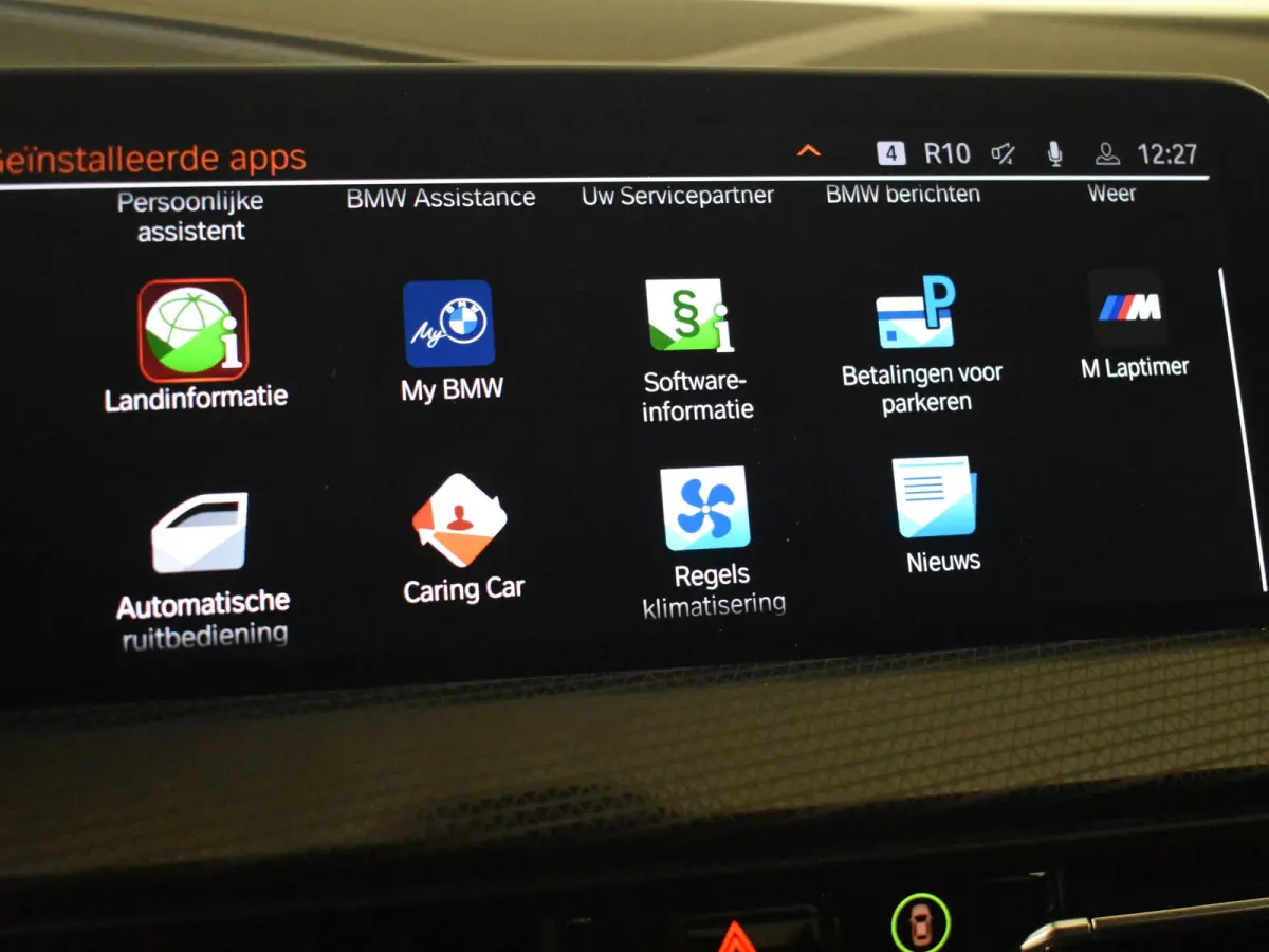 118i M-Sport Automaat l Suede Sportstoelen l LED Verlichting l Panoramadak l Navigatie l Parkeersensoren l Digital Dash l